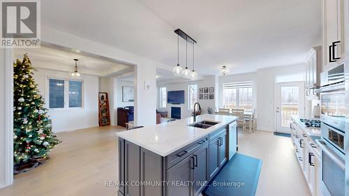 3279 Turnstone Boulevard, Pickering, ON - Indoor Photo Showing Kitchen With Double Sink With Upgraded Kitchen