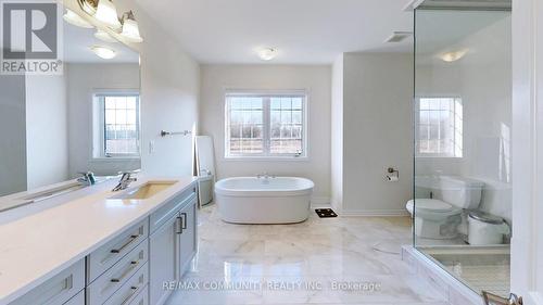 3279 Turnstone Boulevard, Pickering, ON - Indoor Photo Showing Bathroom