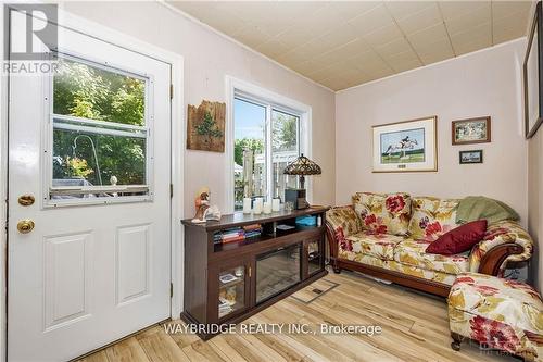 76 Union Street N, Mississippi Mills, ON - Indoor Photo Showing Living Room