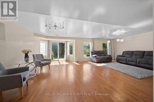 69 Goldridge Drive, Ottawa, ON - Indoor Photo Showing Living Room