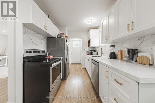 96 Cardinal Drive, Hamilton, ON - Indoor Photo Showing Kitchen