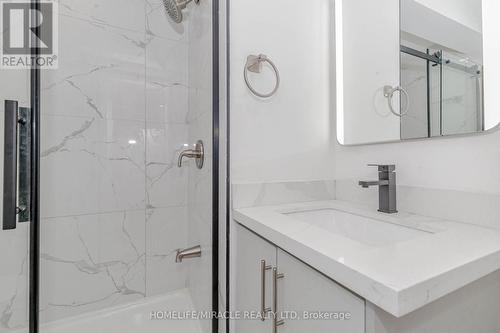 19 Niagara Road, Kitchener, ON - Indoor Photo Showing Bathroom