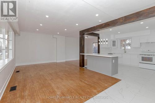 19 Niagara Road, Kitchener, ON - Indoor Photo Showing Kitchen