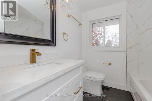 19 Niagara Road, Kitchener, ON - Indoor Photo Showing Bathroom