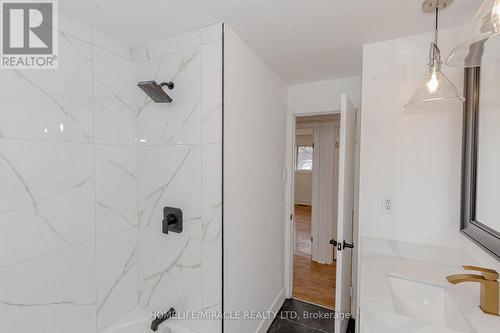 19 Niagara Road, Kitchener, ON - Indoor Photo Showing Bathroom