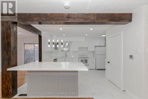 19 Niagara Road, Kitchener, ON - Indoor Photo Showing Kitchen