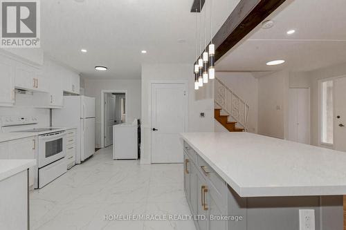 19 Niagara Road, Kitchener, ON - Indoor Photo Showing Kitchen