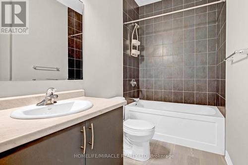 118 - 25 Isherwood Avenue, Cambridge, ON - Indoor Photo Showing Bathroom