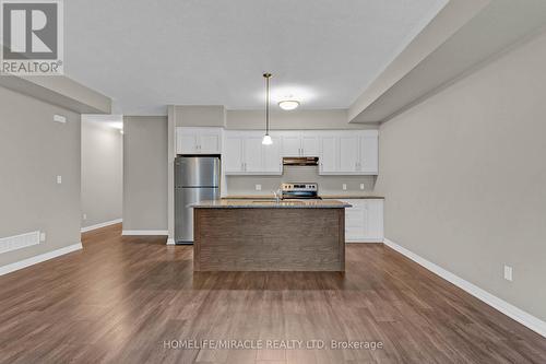 118 - 25 Isherwood Avenue, Cambridge, ON - Indoor Photo Showing Kitchen With Stainless Steel Kitchen With Double Sink