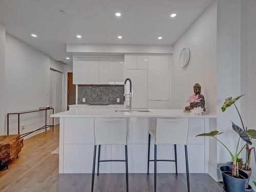 Coin-repas - 809-1025 Rue De La Commune E., Montréal (Ville-Marie), QC - Indoor Photo Showing Kitchen