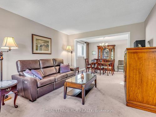 344 London Rd, Newmarket, ON - Indoor Photo Showing Living Room