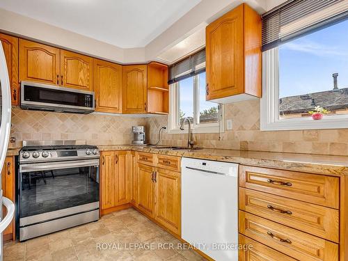 344 London Rd, Newmarket, ON - Indoor Photo Showing Kitchen