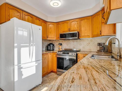 344 London Rd, Newmarket, ON - Indoor Photo Showing Kitchen With Double Sink