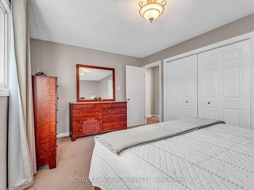 344 London Rd, Newmarket, ON - Indoor Photo Showing Bedroom