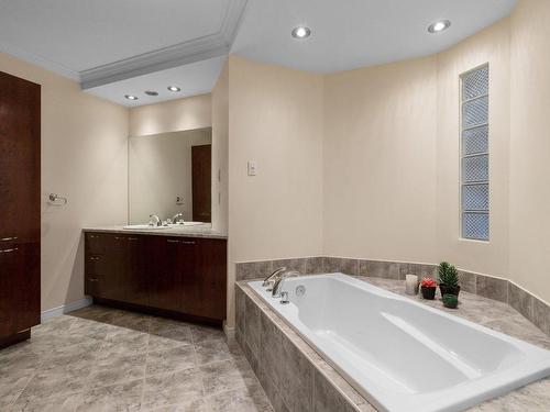 Salle de bains - 416 Rue Du Golf, Mont-Saint-Hilaire, QC - Indoor Photo Showing Bathroom