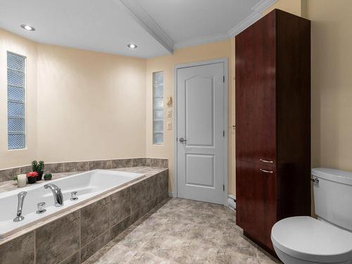 Salle de bains - 416 Rue Du Golf, Mont-Saint-Hilaire, QC - Indoor Photo Showing Bathroom