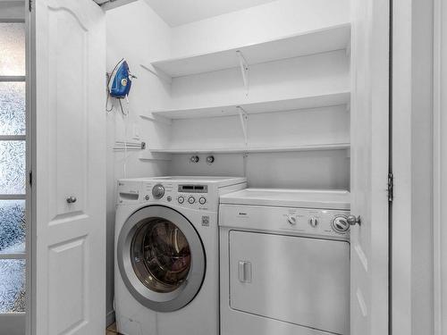 Salle de lavage - 416 Rue Du Golf, Mont-Saint-Hilaire, QC - Indoor Photo Showing Laundry Room