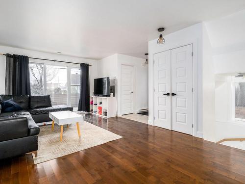 Living room - A-247 Av. St-Michel, Québec (Beauport), QC - Indoor Photo Showing Living Room