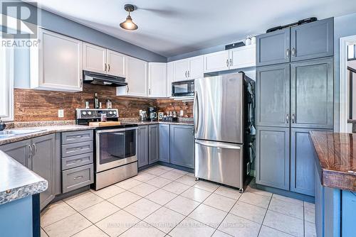 8 Fallingbrook Crescent, Kawartha Lakes (Lindsay), ON - Indoor Photo Showing Kitchen