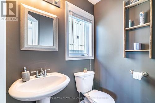 8 Fallingbrook Crescent, Kawartha Lakes (Lindsay), ON - Indoor Photo Showing Bathroom