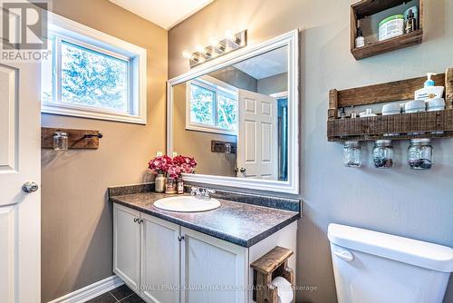 8 Fallingbrook Crescent, Kawartha Lakes (Lindsay), ON - Indoor Photo Showing Bathroom