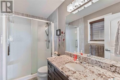 1231 Hargreaves Way, Saskatoon, SK - Indoor Photo Showing Bathroom