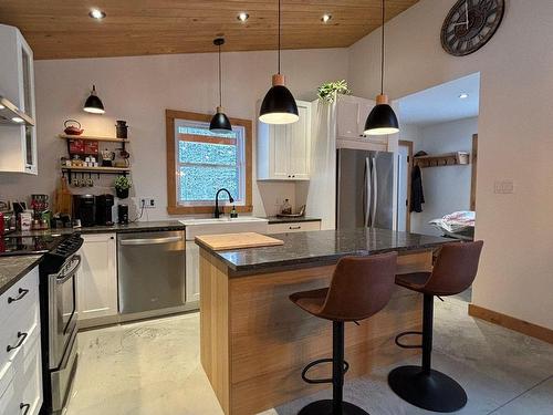 Kitchen - 180 Ch. Du Domaine-Roger, Lac-Supérieur, QC - Indoor Photo Showing Kitchen With Upgraded Kitchen