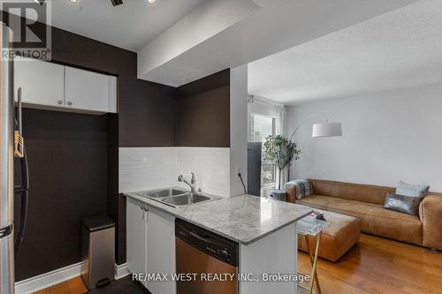 3502 - 763 Bay Avenue, Toronto, ON - Indoor