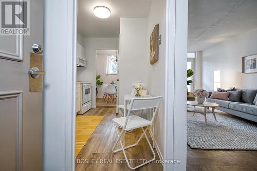 602 - 1350 York Mills Road, Toronto, ON - Indoor Photo Showing Living Room