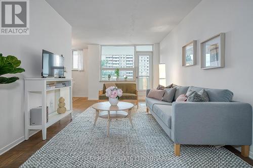 602 - 1350 York Mills Road, Toronto, ON - Indoor Photo Showing Living Room