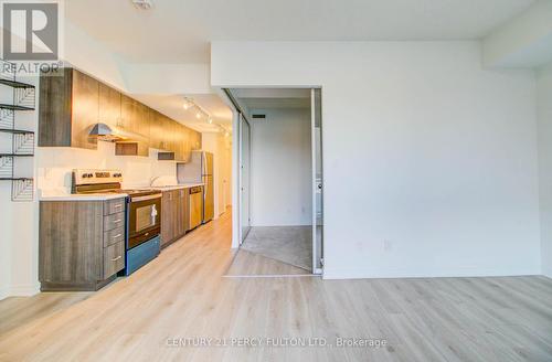 501 - 1 Falaise Road, Toronto, ON - Indoor Photo Showing Kitchen