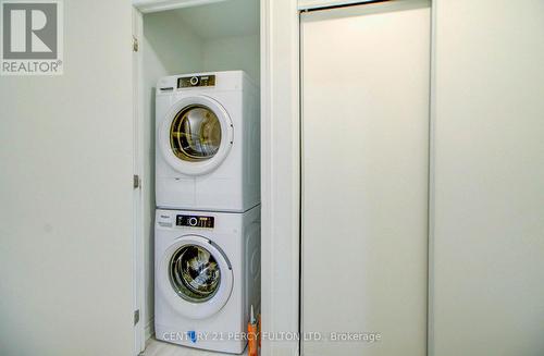 501 - 1 Falaise Road, Toronto, ON - Indoor Photo Showing Laundry Room