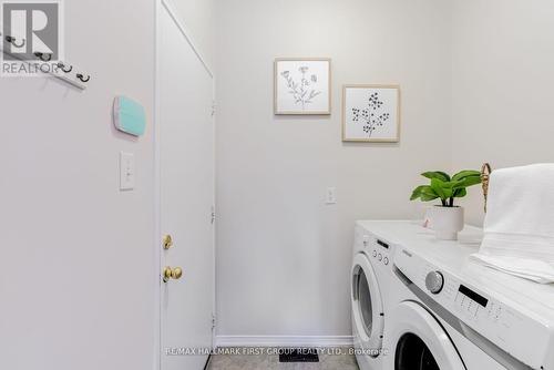 2422 Pilgrim Square, Oshawa, ON - Indoor Photo Showing Laundry Room