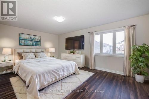 45 Atkinson Crescent, New Tecumseth, ON - Indoor Photo Showing Bedroom