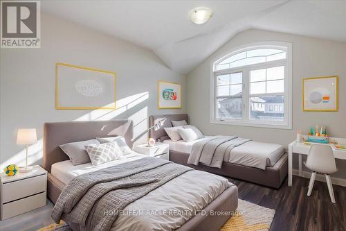 45 Atkinson Crescent, New Tecumseth, ON - Indoor Photo Showing Bedroom