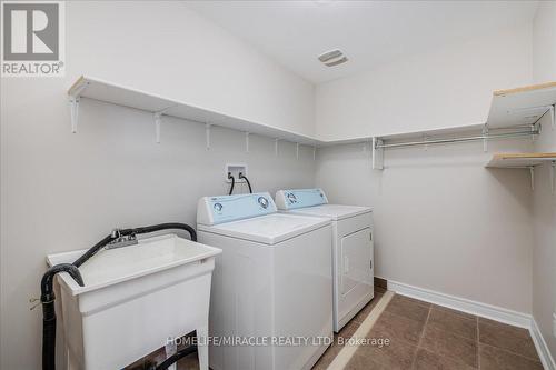 45 Atkinson Crescent, New Tecumseth, ON - Indoor Photo Showing Laundry Room