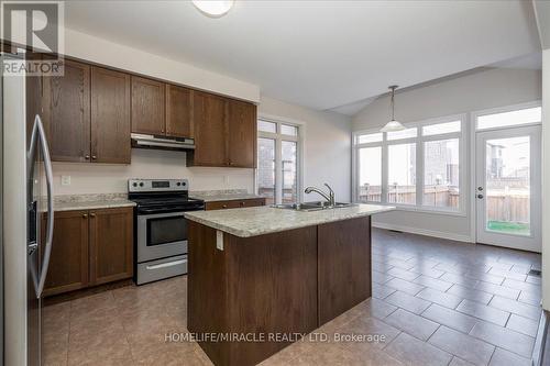 45 Atkinson Crescent, New Tecumseth, ON - Indoor Photo Showing Kitchen With Double Sink