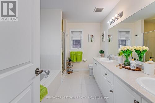 96 Manor Hampton Street, East Gwillimbury, ON - Indoor Photo Showing Bathroom