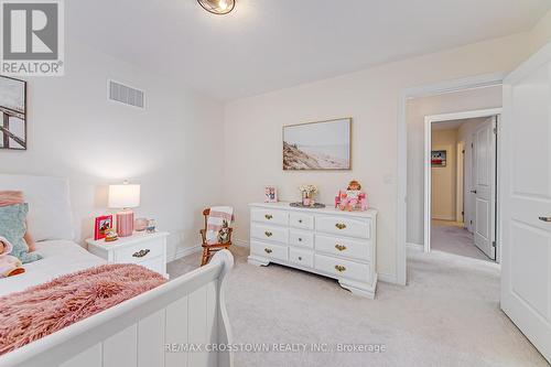 96 Manor Hampton Street, East Gwillimbury, ON - Indoor Photo Showing Bedroom