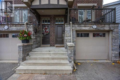 42 A Greendale Avenue, Toronto, ON - Outdoor