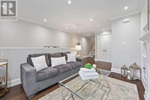 42 A Greendale Avenue, Toronto, ON - Indoor Photo Showing Living Room