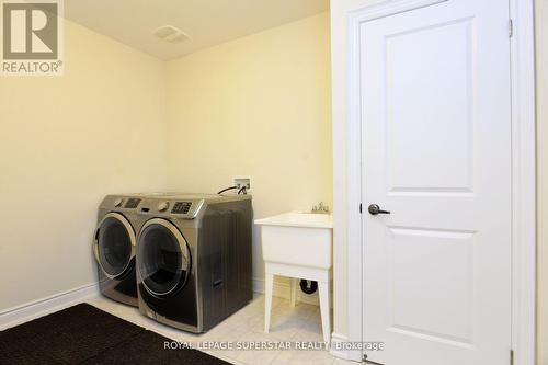 7724 Black Maple Drive, Niagara Falls, ON - Indoor Photo Showing Laundry Room