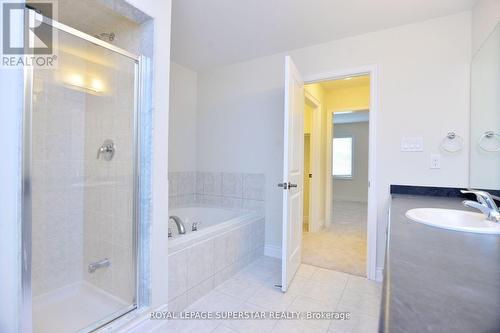 7724 Black Maple Drive, Niagara Falls, ON - Indoor Photo Showing Bathroom