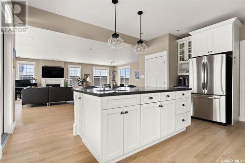 52 Fairway Crescent, White City, SK - Indoor Photo Showing Kitchen