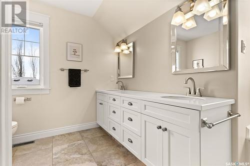 52 Fairway Crescent, White City, SK - Indoor Photo Showing Bathroom