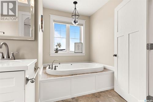 52 Fairway Crescent, White City, SK - Indoor Photo Showing Bathroom