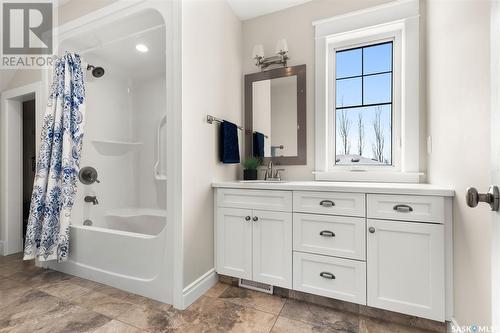 52 Fairway Crescent, White City, SK - Indoor Photo Showing Bathroom