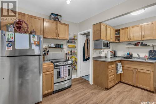 3050 Montague Street, Regina, SK - Indoor Photo Showing Kitchen