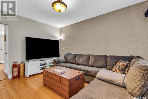 3050 Montague Street, Regina, SK - Indoor Photo Showing Living Room