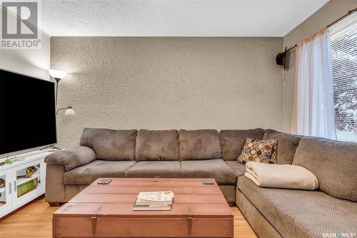 3050 Montague Street, Regina, SK - Indoor Photo Showing Living Room